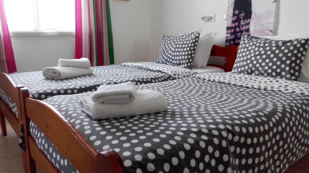 Surf House Helena Otel Baleal Oda fotoğraf